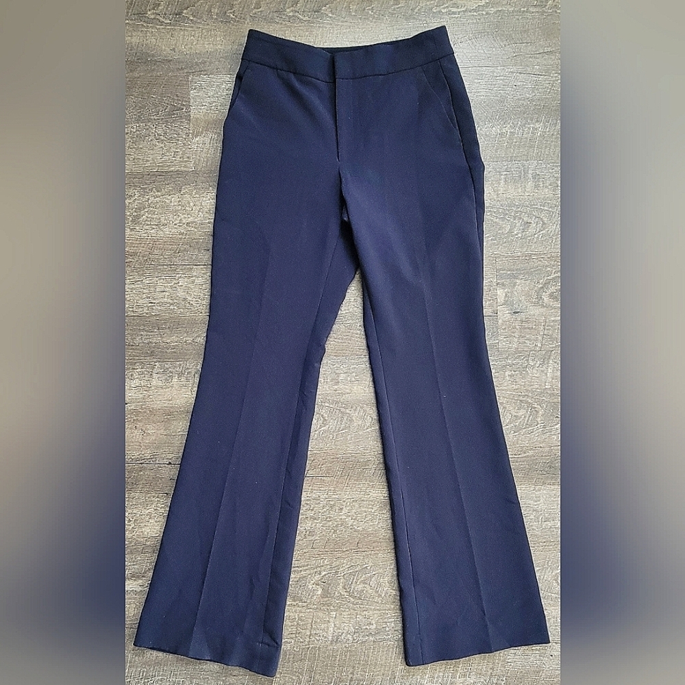 Banana Republic Scuplted Flare Pant Women's 8L Navy Perma Creased Stretchy EUC